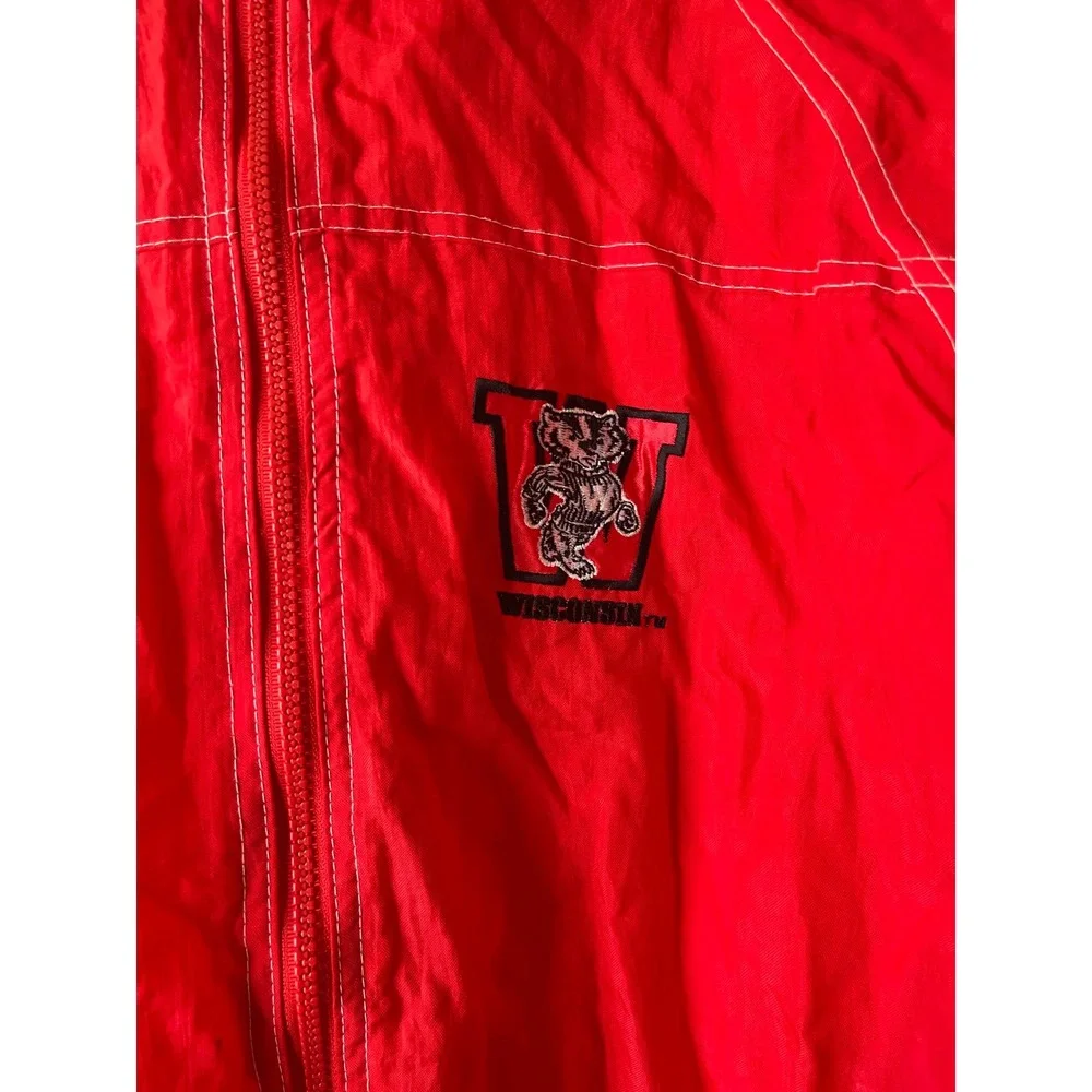 Vintage College Spirit Wisconsin Badgers Red Windbreaker Jacket Hooded Mens XL